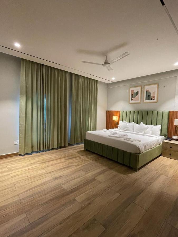 Hotel West Inn Premium Kharar Екстер'єр фото