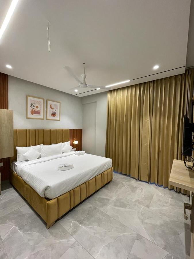 Hotel West Inn Premium Kharar Екстер'єр фото