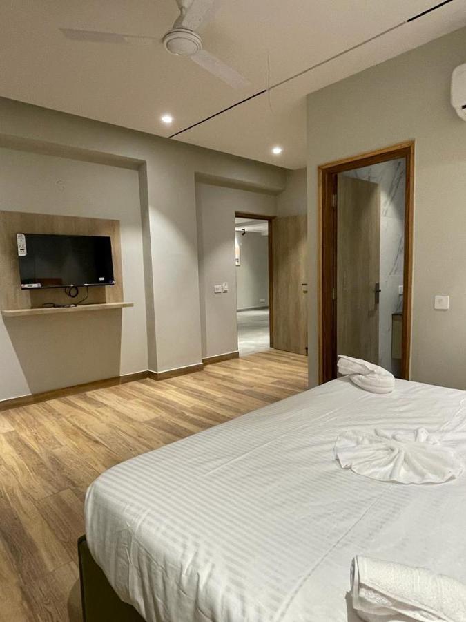 Hotel West Inn Premium Kharar Екстер'єр фото