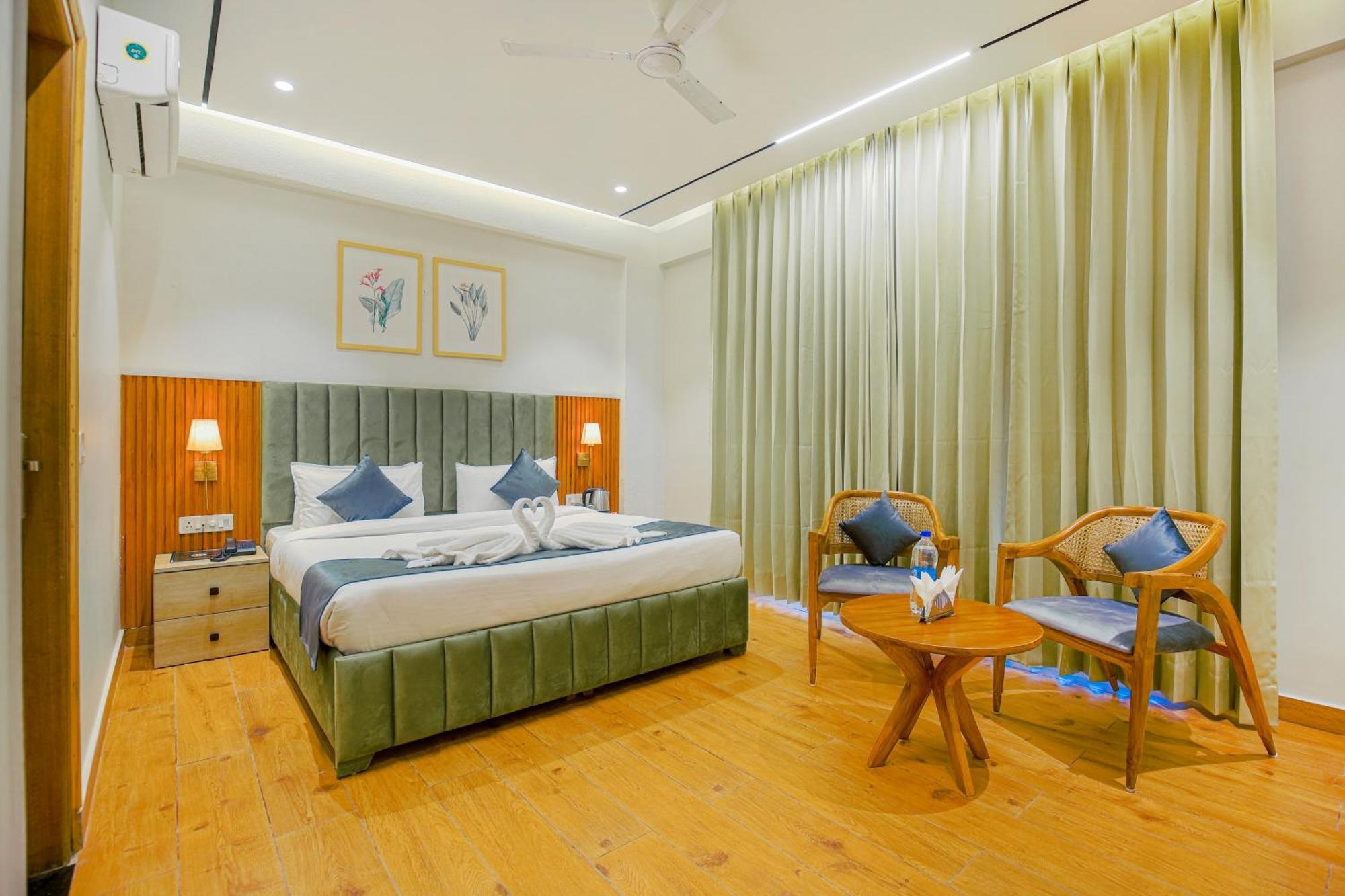 Hotel West Inn Premium Kharar Екстер'єр фото